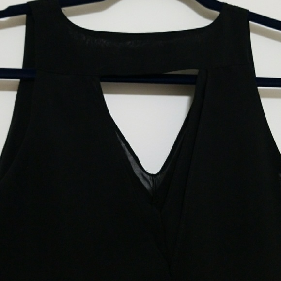 š„3 for $20 | Banana Republic Black Tank - Picture 4 of 8